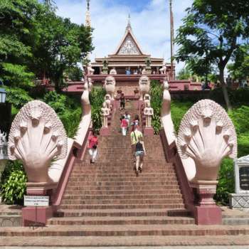 Visitas de los destacados de Phnom Penh