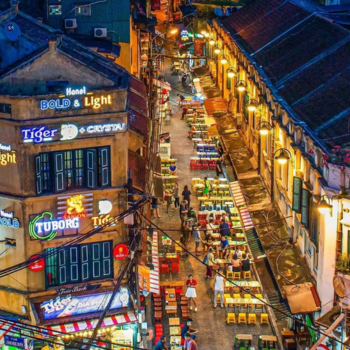 Llegada a la capital de Hanoi