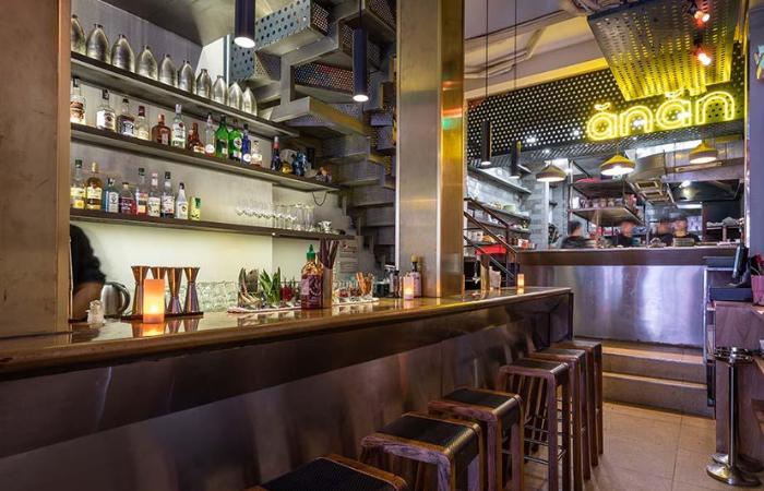 El espacio entre el restaurante 