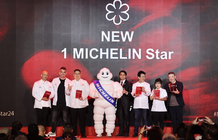Ceremonia de entrega de estregas Michelin por los restaurantes Michelin en Vietnam