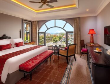 Silk Path Grand Hue Hotel