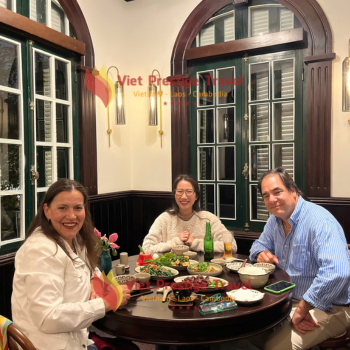 Llegada a Denpasar y descanso en el santuario natural de Ubud.