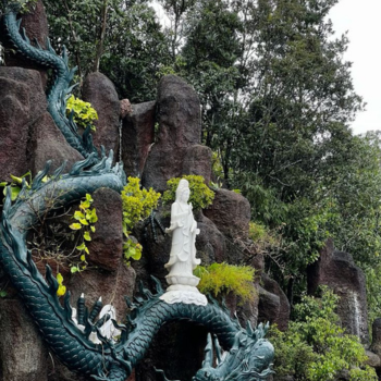 Paso de las Nubes, vistas en la península de Son Tra y espiritualidad en Hue