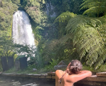 Un sueño sensorial entre velas, templos y alta cocina 